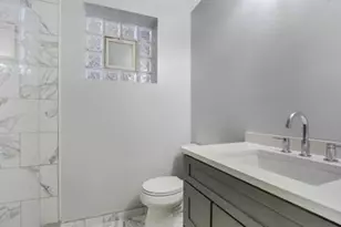 2033 W Huron St, Chicago, IL 60612 - Photo 6