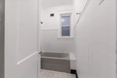 1353 W Catalpa Avenue #1, Chicago, IL 60640 - Photo 6