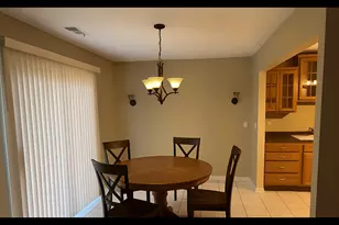 1544 Williamsburg Dr, Schaumburg, IL 60193 - Photo 4