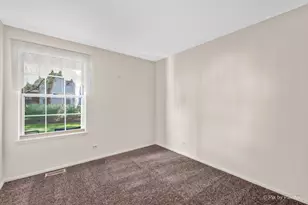 2147 Stirling Ct, Hanover Park, IL 60133 - Photo 14