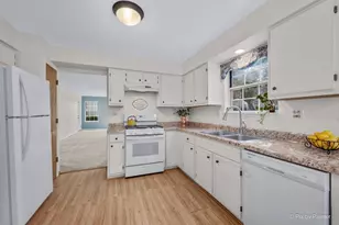 2147 Stirling Ct, Hanover Park, IL 60133 - Photo 10