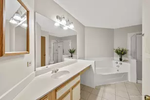 2147 Stirling Ct, Hanover Park, IL 60133 - Photo 12