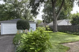 1329 Henry Ave, Des Plaines, IL 60016 - Photo 20