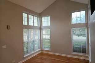 1 Linden Ct, South Elgin, IL 60177 - Photo 2