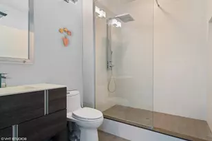 33 W Ontario St, Chicago, IL 60654 - Photo 8