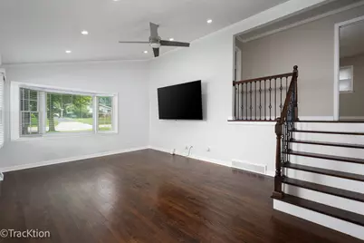 579 Coolidge Avenue, Glen Ellyn, IL 60137 - Photo 2