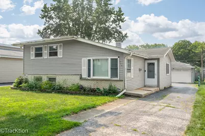 579 Coolidge Avenue, Glen Ellyn, IL 60137 - Photo 1
