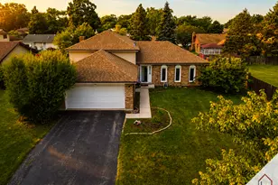 716 Oxford Ave, Matteson, IL 60443 - Photo 1