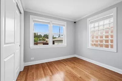 2924 W Jerome Street, Chicago, IL 60645 - Photo 12