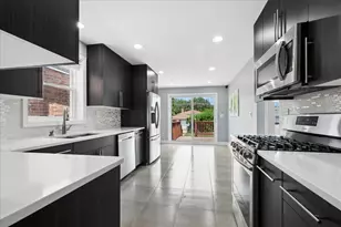 2924 W Jerome St, Chicago, IL 60645 - Photo 16