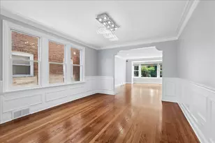 2924 W Jerome St, Chicago, IL 60645 - Photo 10