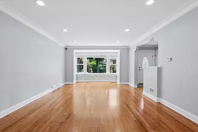 2924 W Jerome Street, Chicago, IL 60645 - Photo 4