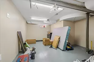 2924 W Jerome St, Chicago, IL 60645 - Photo 32