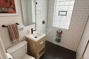 4921 W Catalpa Ave, Chicago, IL 60630 - Photo 8