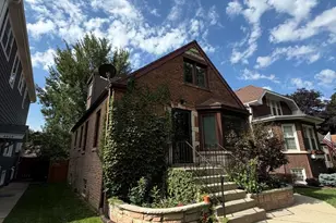 4921 W Catalpa Ave, Chicago, IL 60630 - Photo 2