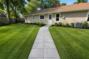 230 Mantua St, Park Forest, IL 60466 - Photo 2
