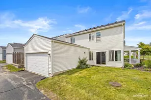 909 Four Seasons Blvd, Aurora, IL 60504 - Photo 22