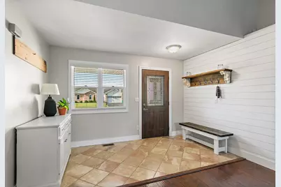 163 Jackson Boulevard, Sycamore, IL 60178 - Photo 2