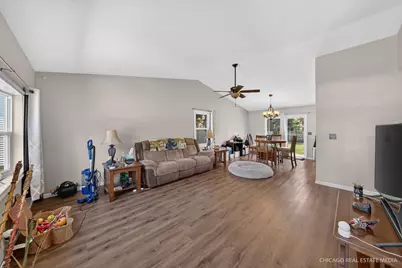 519 6th Avenue, Marengo, IL 60152 - Photo 2