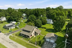 402 W 3rd St, Armington, IL 61721 - Photo 40