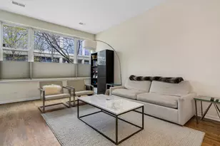 917 N Kingsbury St, Chicago, IL 60610 - Photo 2
