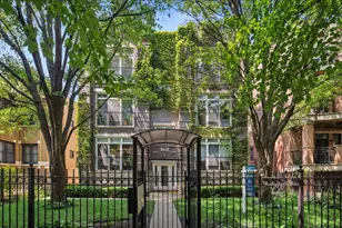 4728 N Malden St, Chicago, IL 60640 - Photo 1