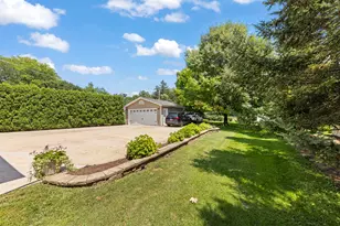 413 Joliet St, West Chicago, IL 60185 - Photo 32