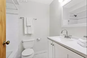 639 W Wellington Ave, Chicago, IL 60657 - Photo 10