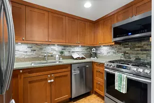 1050 W Webster Ave, Chicago, IL 60614 - Photo 16