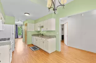 2212 Rossiter Pkwy, Plainfield, IL 60586 - Photo 6