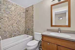 6421 Bentley Ave, Willowbrook, IL 60527 - Photo 40