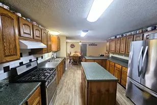 311 S Sycamore St, Keenes, IL 62851 - Photo 10