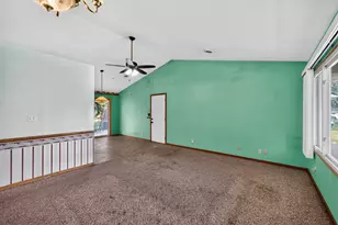 412 Spruce Ln, Amboy, IL 61310 - Photo 4