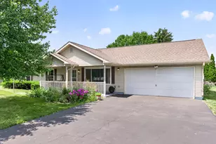 412 Spruce Ln, Amboy, IL 61310 - Photo 1