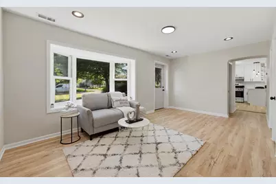 702 Columbus Street, McHenry, IL 60051 - Photo 2