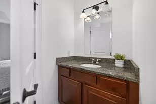2331 Coventry Cir S, Sycamore, IL 60178 - Photo 18