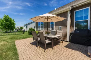 2331 Coventry Cir S, Sycamore, IL 60178 - Photo 36