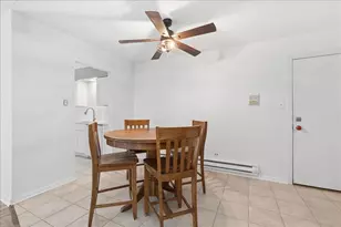 12850 Crestbrook Ct, Crestwood, IL 60418 - Photo 4
