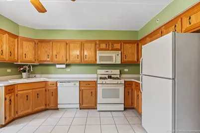 9420 S Melvina Avenue #2NW, Oak Lawn, IL 60453 - Photo 10