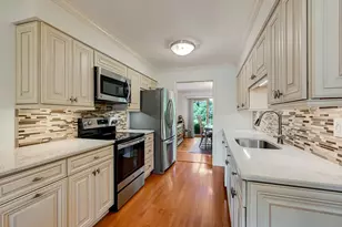 2S742 Ave Cherbourg, Oak Brook, IL 60523 - Photo 8