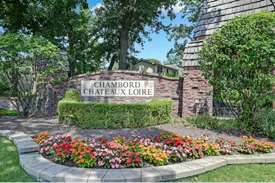 2S742 Avenue Cherbourg, Oak Brook, IL 60523 - Photo 2