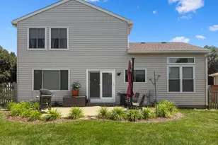 124 Periwinkle Ln, Bolingbrook, IL 60490 - Photo 2