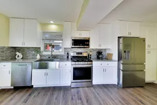 3230 Cashmore Rd, Waukegan, IL 60087 - Photo 8