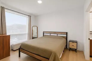 948 W Sunnyside Ave, Chicago, IL 60640 - Photo 6