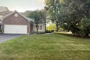 227 Spring Creek Cir, Schaumburg, IL 60173 - Photo 1