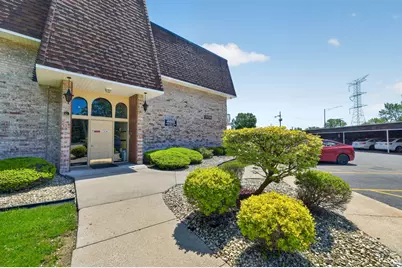 3235 S Manor Drive #104, Lansing, IL 60438 - Photo 2