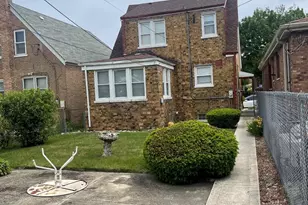 10216 S Calumet Ave, Chicago, IL 60628 - Photo 8
