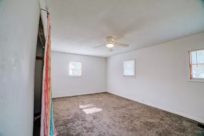 835 E Locust Street, Watseka, IL 60970 - Photo 22