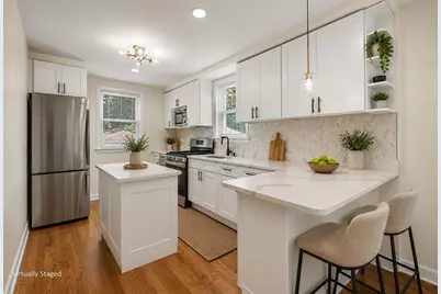 10827 S Peoria Street, Chicago, IL 60643 - Photo 6