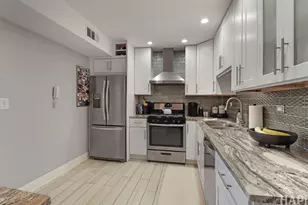 701 Limerick Ln, Schaumburg, IL 60193 - Photo 8